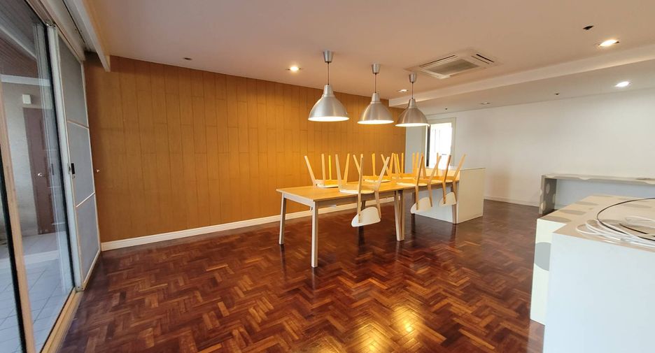 Wohnung zur Miete mit 3 Zimmer in Khlong Toei, Bangkok