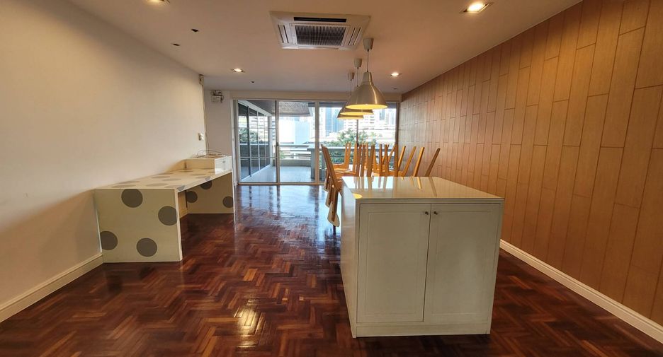 Wohnung zur Miete mit 3 Zimmer in Khlong Toei, Bangkok
