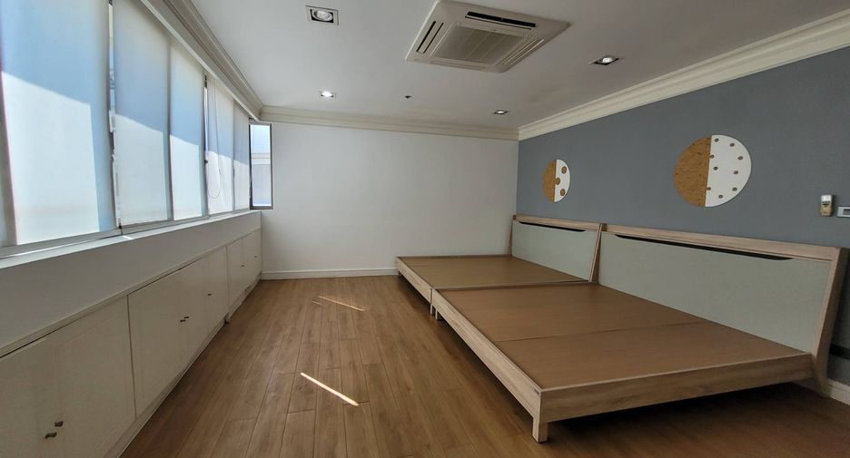Wohnung zur Miete mit 3 Zimmer in Khlong Toei, Bangkok