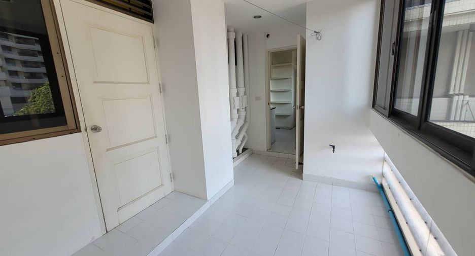 Wohnung zur Miete mit 3 Zimmer in Khlong Toei, Bangkok