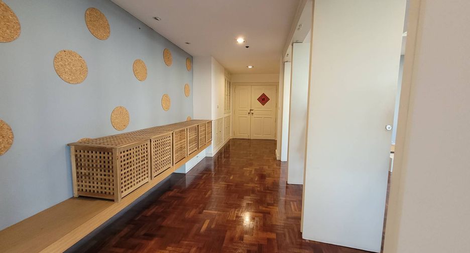 Wohnung zur Miete mit 3 Zimmer in Khlong Toei, Bangkok