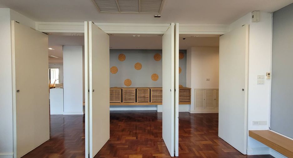 Wohnung zur Miete mit 3 Zimmer in Khlong Toei, Bangkok
