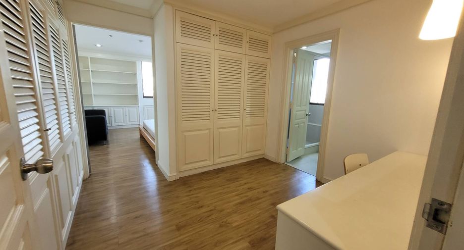 Wohnung zur Miete mit 3 Zimmer in Khlong Toei, Bangkok
