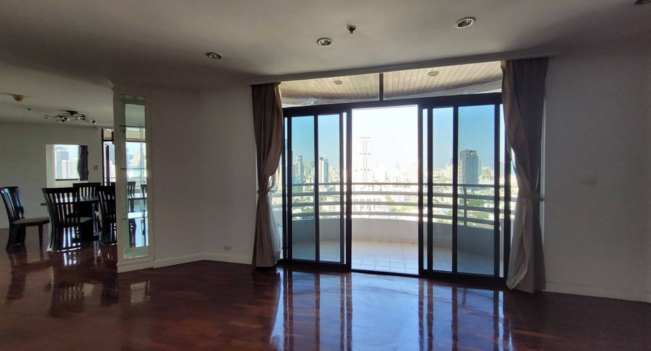 For rent 3 bedrooms condo in Khlong Toei, Bangkok