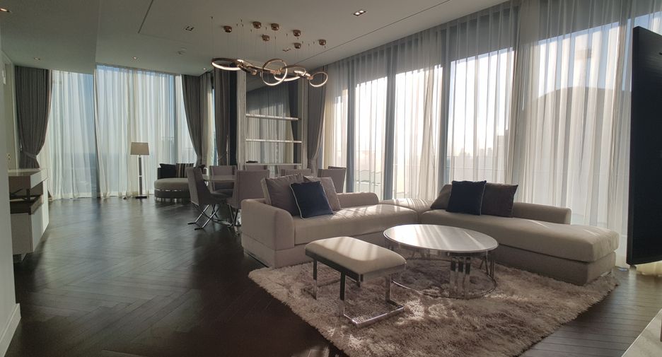 For rent 3 bedrooms condo in Khlong Toei, Bangkok