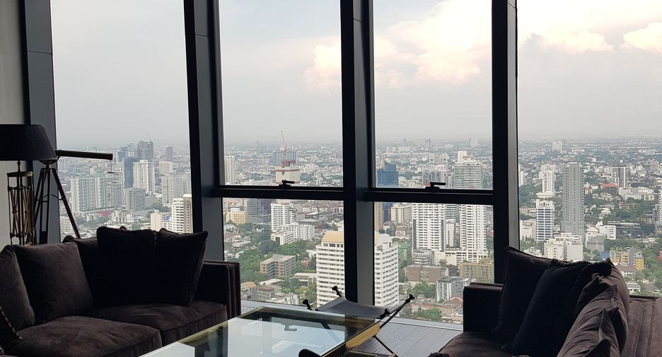 For rent 3 bedrooms condo in Khlong Toei, Bangkok