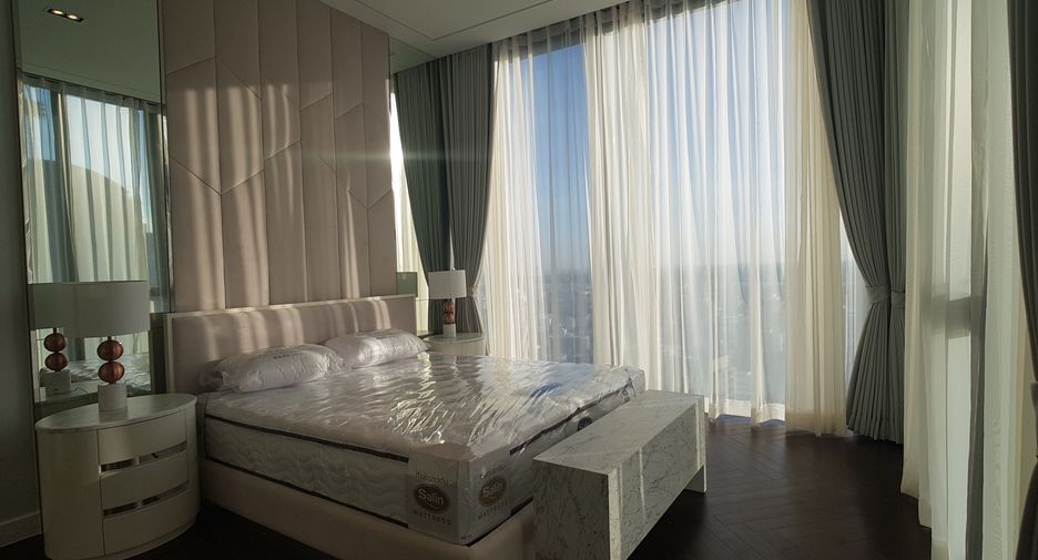 For rent 3 bedrooms condo in Khlong Toei, Bangkok