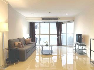 For rent 3 bedrooms condo in Khlong Toei, Bangkok
