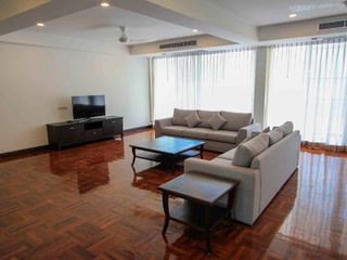 For rent 3 bedrooms condo in Watthana, Bangkok