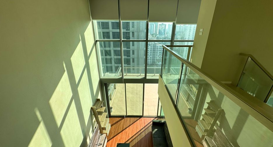 À louer 2 chambres condo à Watthana, Bangkok