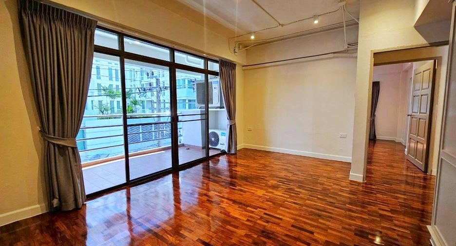 For rent 3 ベッドルーム condo in Watthana, Bangkok