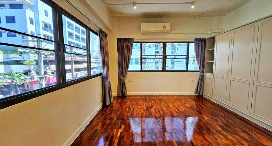 For rent 3 ベッドルーム condo in Watthana, Bangkok