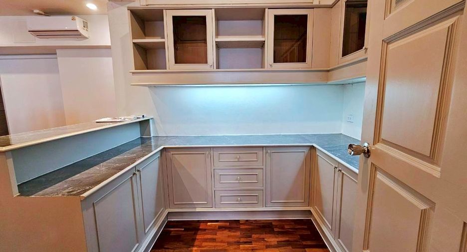 For rent 3 ベッドルーム condo in Watthana, Bangkok