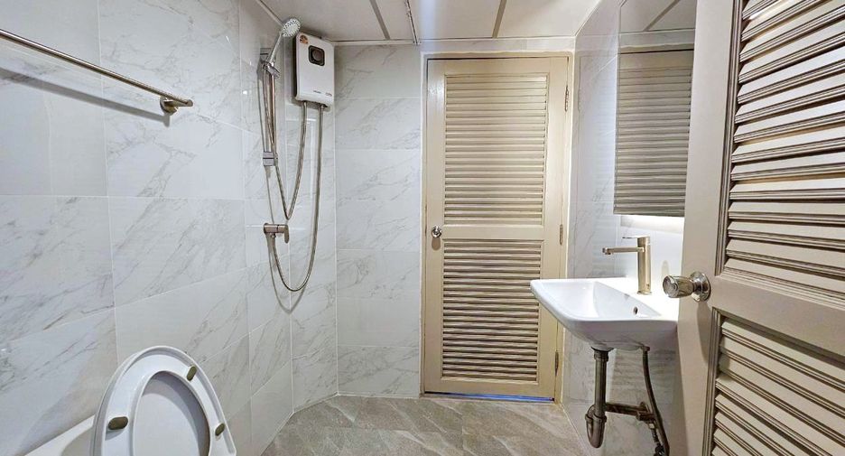For rent 3 ベッドルーム condo in Watthana, Bangkok