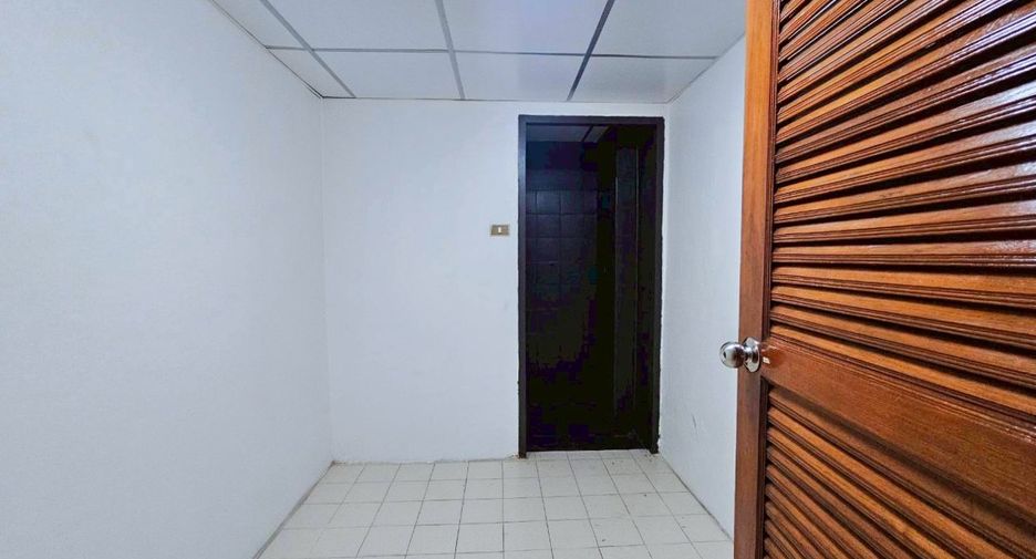 For rent 3 ベッドルーム condo in Watthana, Bangkok