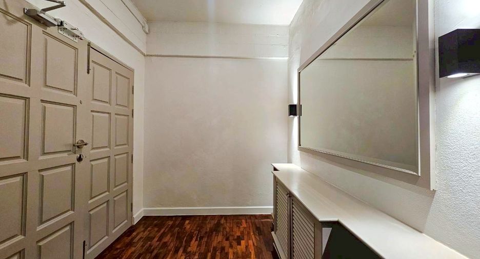 For rent 3 ベッドルーム condo in Watthana, Bangkok