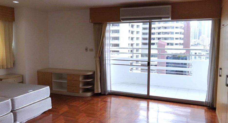 Condo en alquiler de 3 habitaciones en Watthana, Bangkok