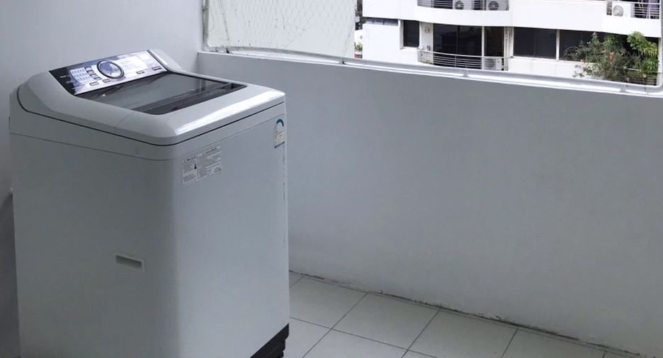 Condo en alquiler de 3 habitaciones en Watthana, Bangkok