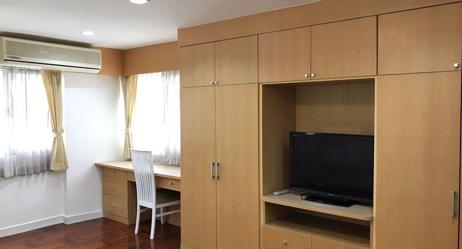 Condo en alquiler de 3 habitaciones en Watthana, Bangkok