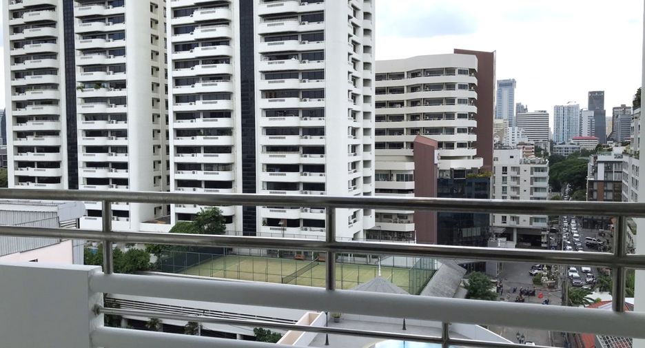 Condo en alquiler de 3 habitaciones en Watthana, Bangkok