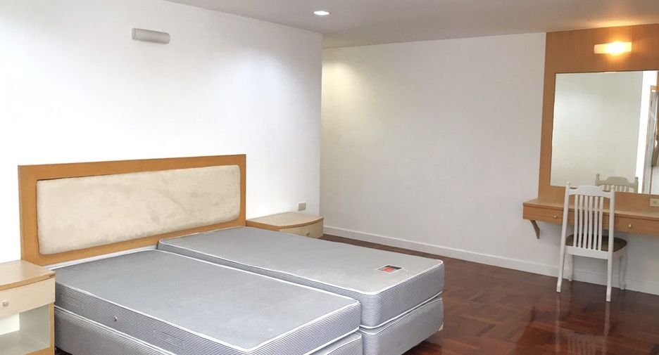 Condo en alquiler de 3 habitaciones en Watthana, Bangkok