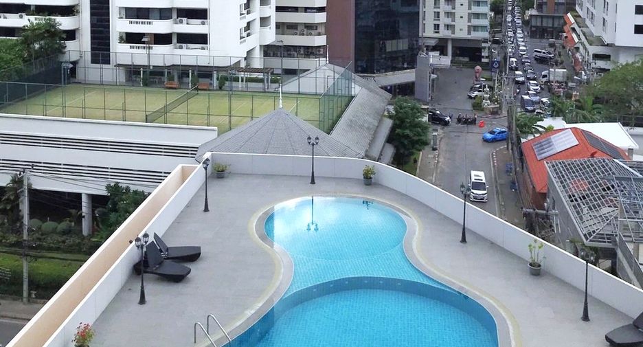 Condo en alquiler de 3 habitaciones en Watthana, Bangkok