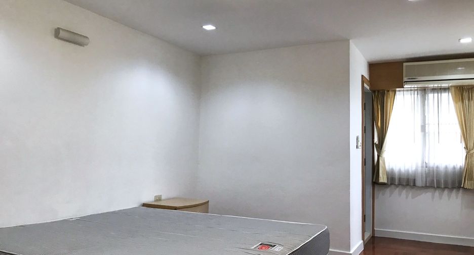 Condo en alquiler de 3 habitaciones en Watthana, Bangkok