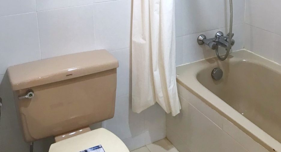 Condo en alquiler de 3 habitaciones en Watthana, Bangkok