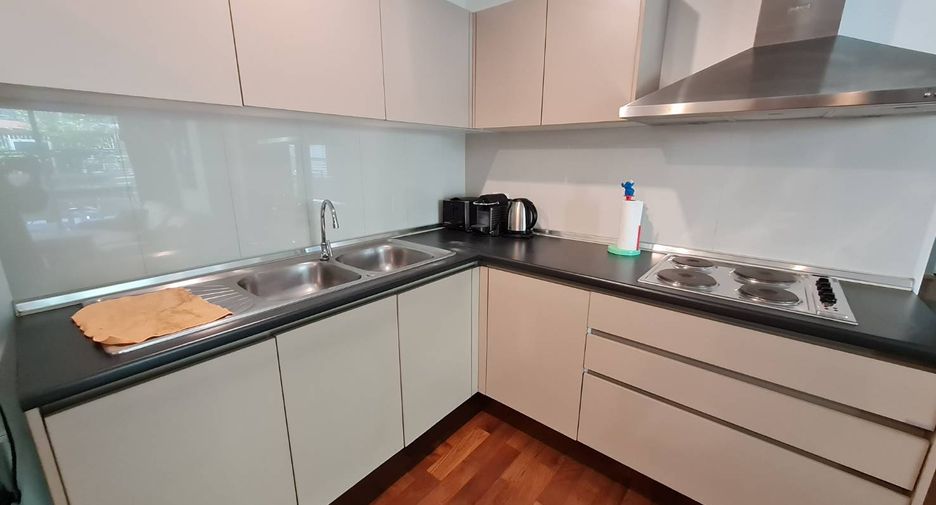 For rent 2 bedrooms condo in Khlong Toei, Bangkok