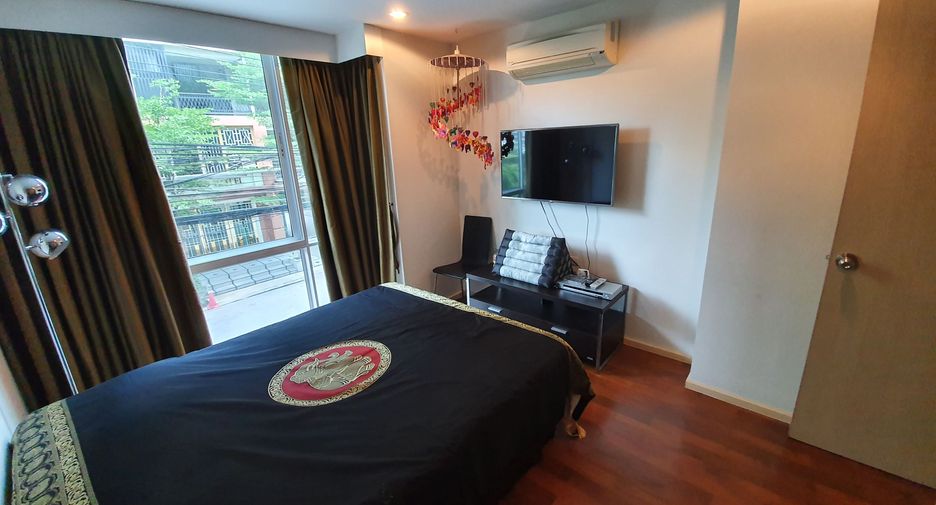 For rent 2 bedrooms condo in Khlong Toei, Bangkok