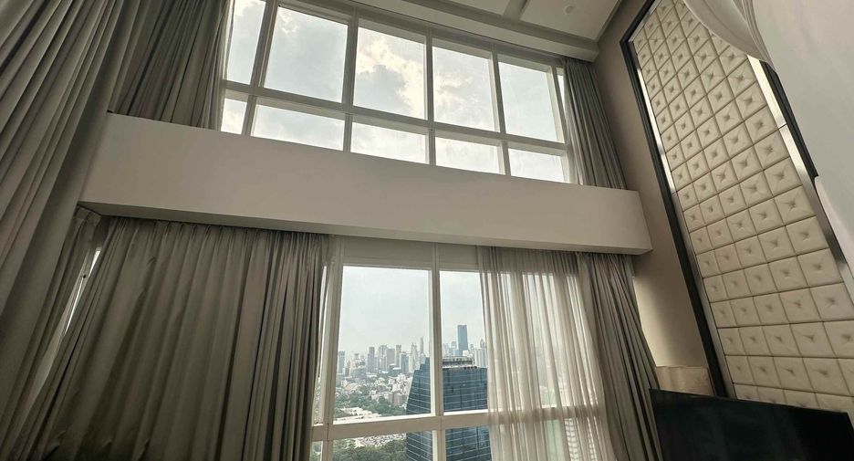 À louer et à vendre 3 chambres condo à Khlong Toei, Bangkok