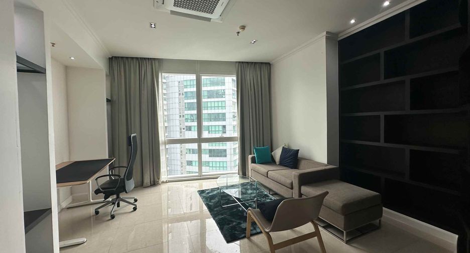 À louer et à vendre 3 chambres condo à Khlong Toei, Bangkok