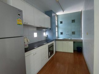 For rent 3 bedrooms condo in Sathon, Bangkok