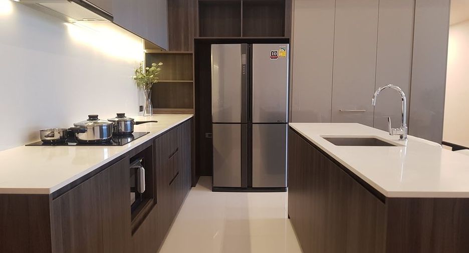 For rent 3 bedrooms condo in Watthana, Bangkok