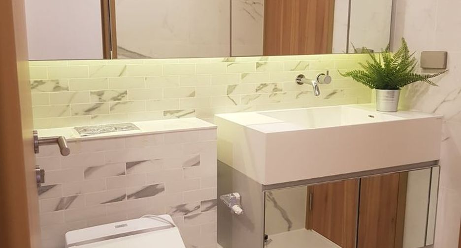 For rent 3 bedrooms condo in Watthana, Bangkok