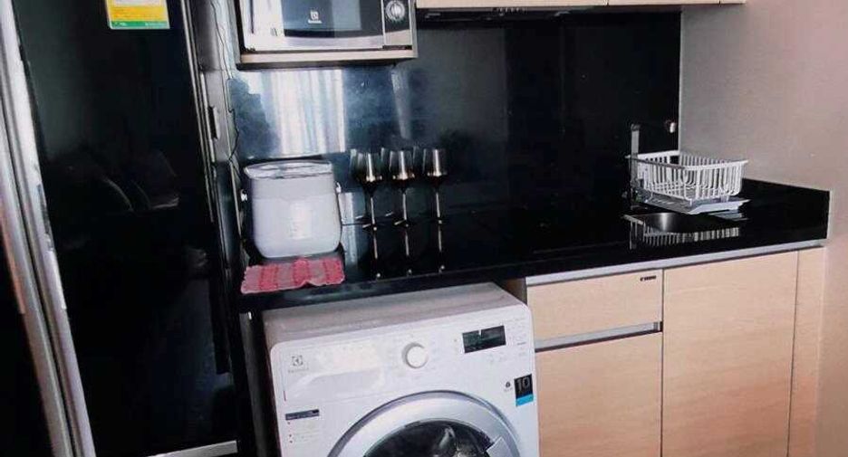 For rent 2 bedrooms condo in Khlong Toei, Bangkok