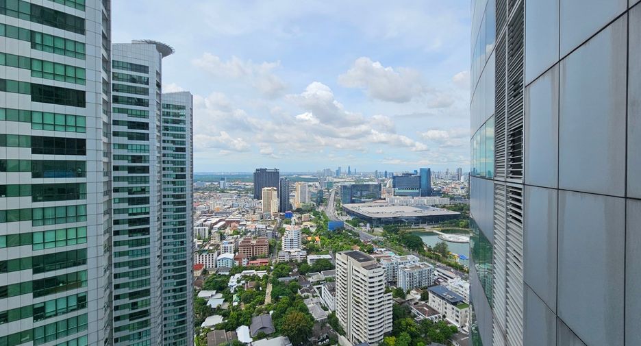 À louer 3 chambres condo à Khlong Toei, Bangkok