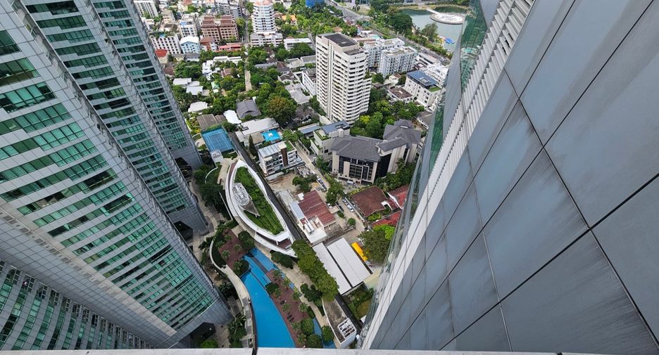 À louer 3 chambres condo à Khlong Toei, Bangkok