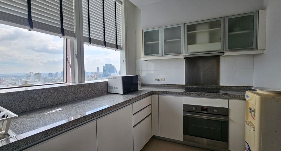 À louer 3 chambres condo à Khlong Toei, Bangkok