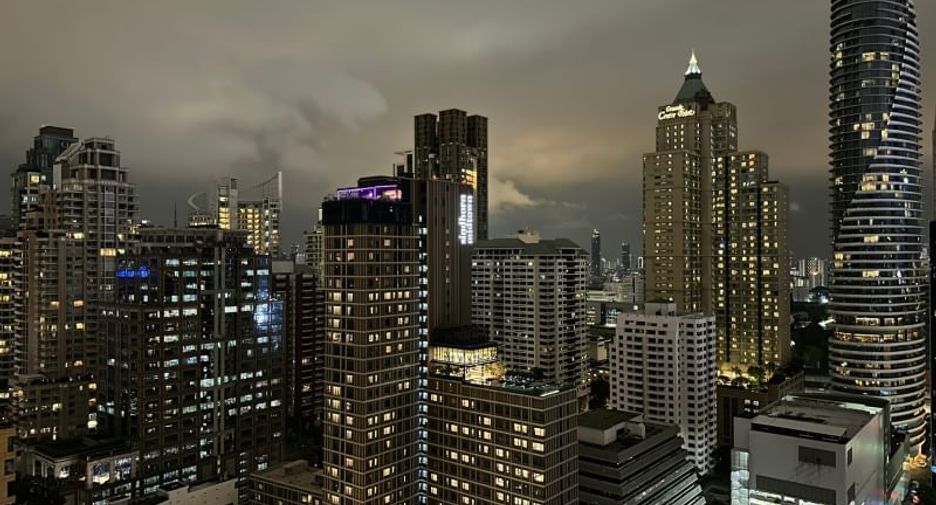 À louer et à vendre 2 chambres condo à Pathum Wan, Bangkok