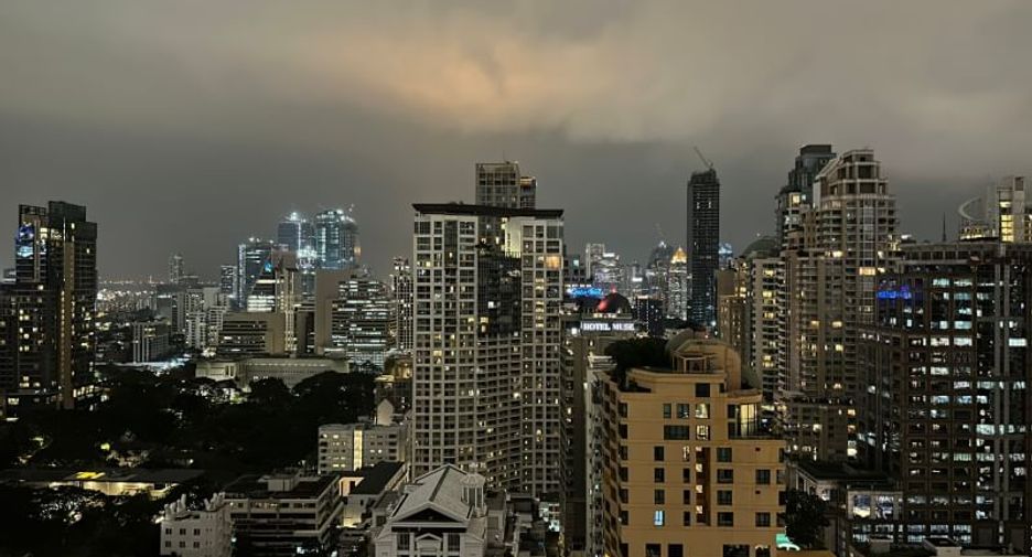 À louer et à vendre 2 chambres condo à Pathum Wan, Bangkok