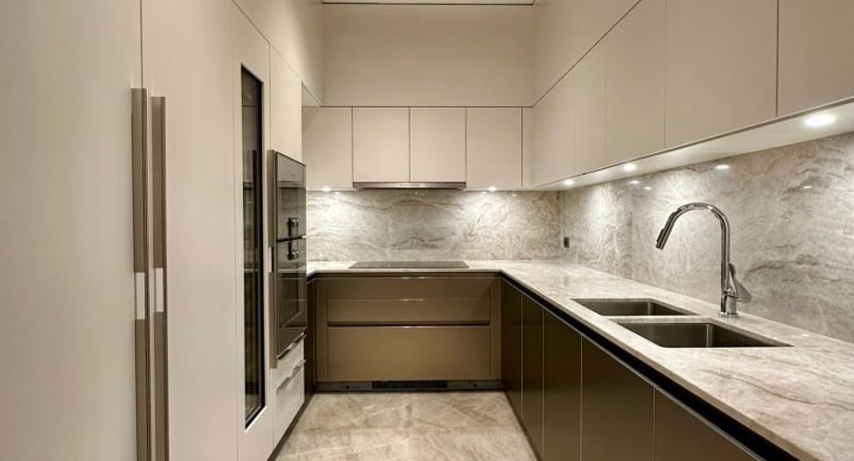 À louer et à vendre 2 chambres condo à Pathum Wan, Bangkok