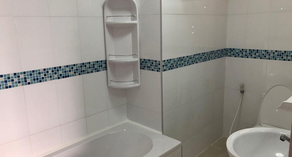 For rent 3 bedrooms condo in Watthana, Bangkok