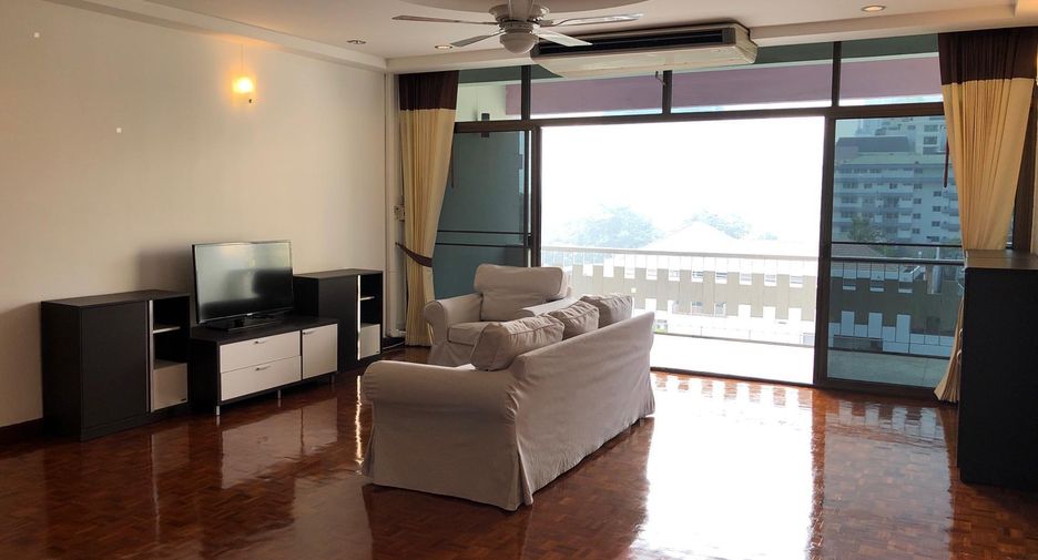 For rent 3 bedrooms condo in Watthana, Bangkok