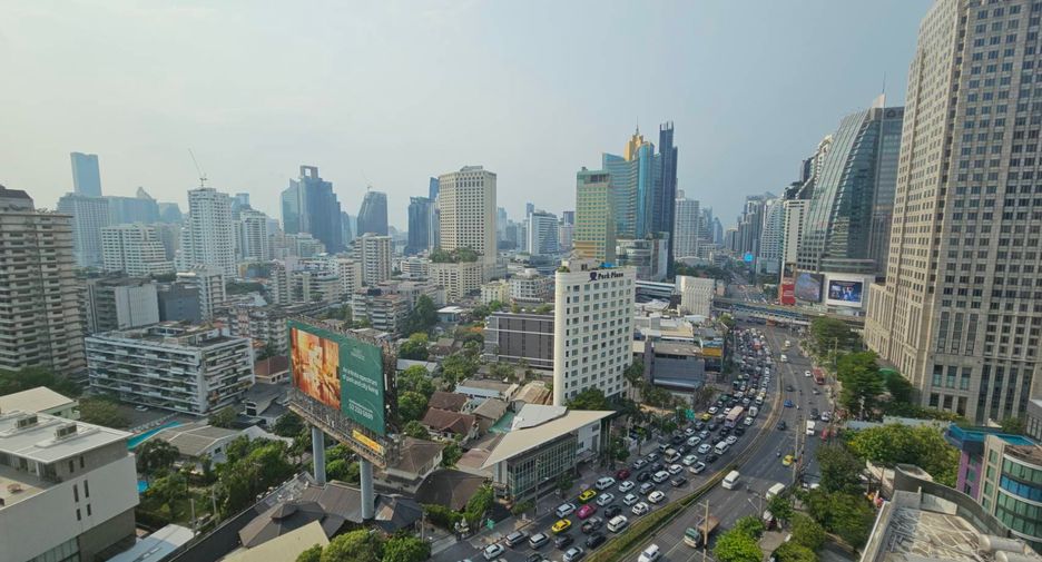 For rent 4 ベッドルーム condo in Khlong Toei, Bangkok