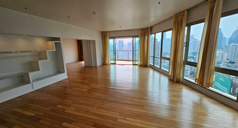 For rent 4 ベッドルーム condo in Khlong Toei, Bangkok