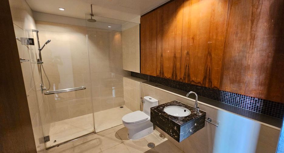 For rent 4 ベッドルーム condo in Khlong Toei, Bangkok