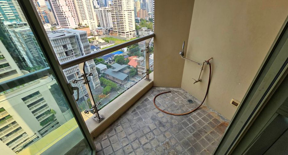 For rent 4 ベッドルーム condo in Khlong Toei, Bangkok