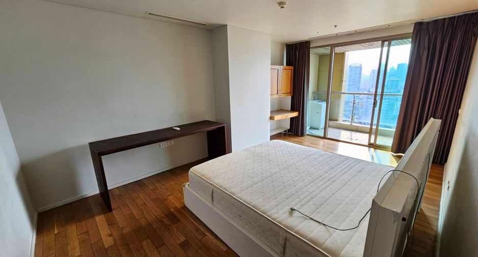 For rent 4 ベッドルーム condo in Khlong Toei, Bangkok
