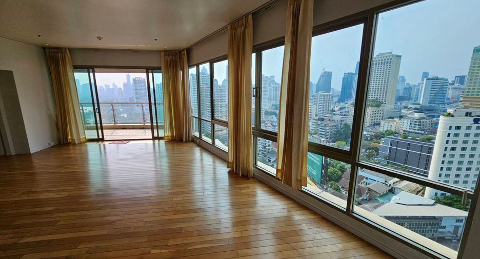 For rent 4 ベッドルーム condo in Khlong Toei, Bangkok